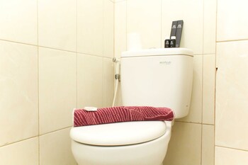 minimalist and comfort living studio apartment springlake summarecon bekasi