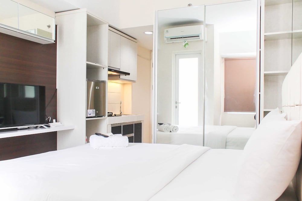 minimalist and comfort living studio apartment springlake summarecon bekasi