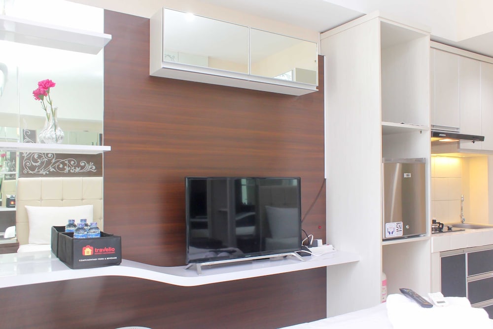 minimalist and comfort living studio apartment springlake summarecon bekasi