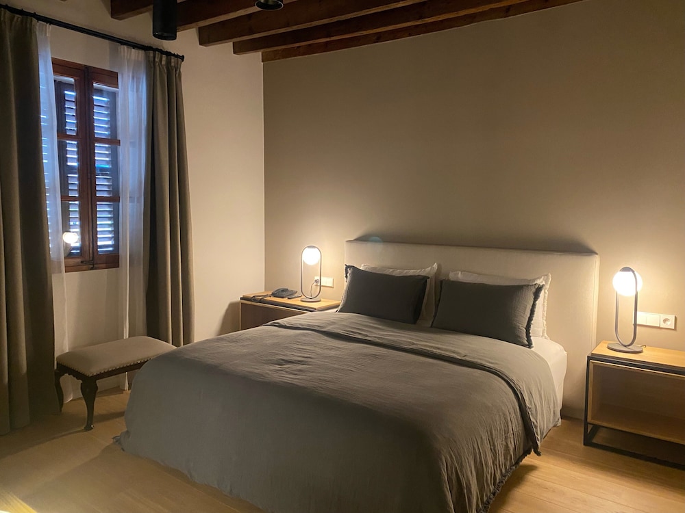 hotel can cirera