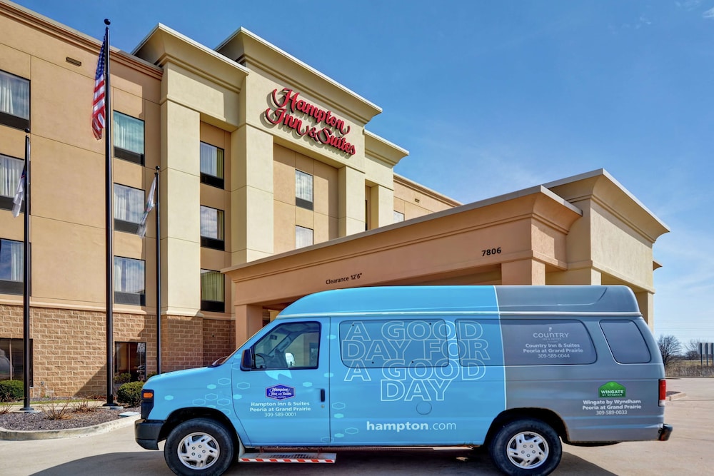 hampton inn and suites peoria at grand prairie il