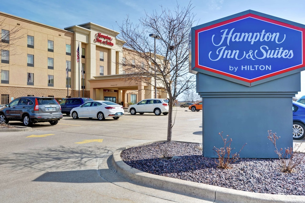 hampton inn and suites peoria at grand prairie il