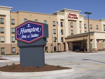 hampton inn and suites peoria at grand prairie il
