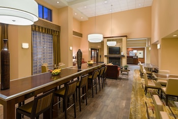 hampton inn and suites peoria at grand prairie il