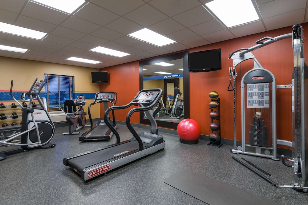 hampton inn and suites peoria at grand prairie il