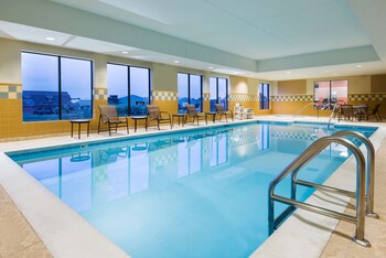 hampton inn and suites peoria at grand prairie il