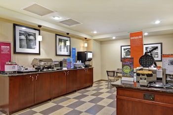 hampton inn and suites peoria at grand prairie il