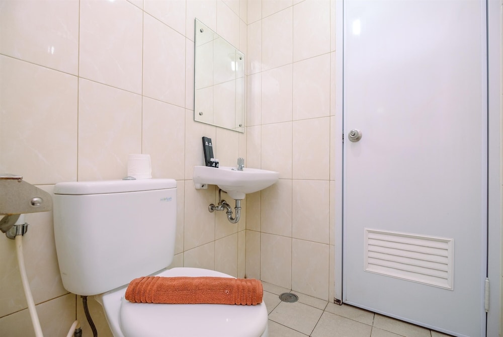 modern furnished 3br at springlake summarecon bekasi apartment