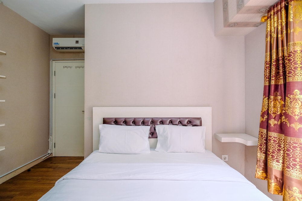 modern furnished 3br at springlake summarecon bekasi apartment