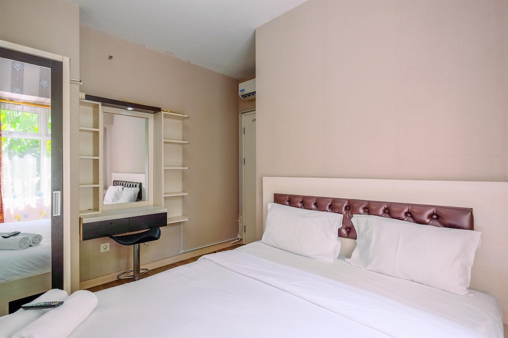 modern furnished 3br at springlake summarecon bekasi apartment