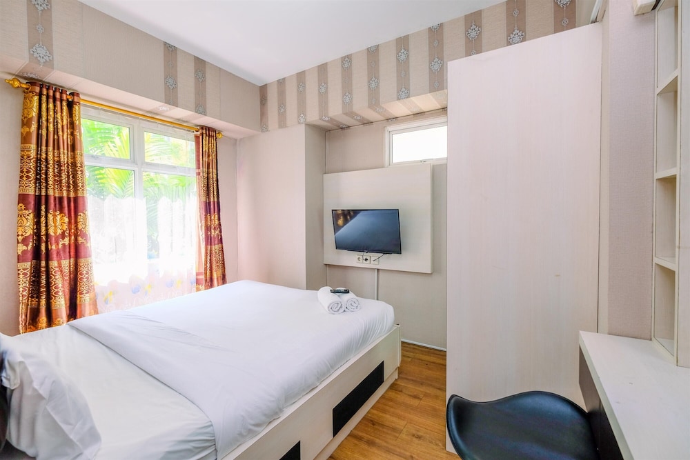 modern furnished 3br at springlake summarecon bekasi apartment