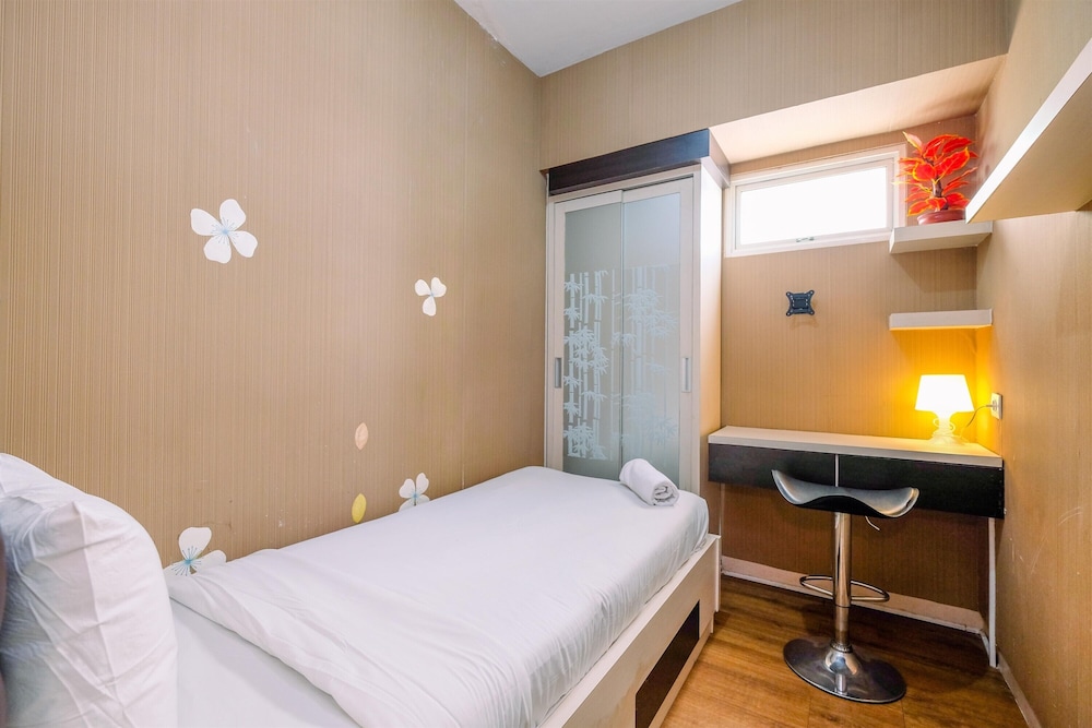 modern furnished 3br at springlake summarecon bekasi apartment