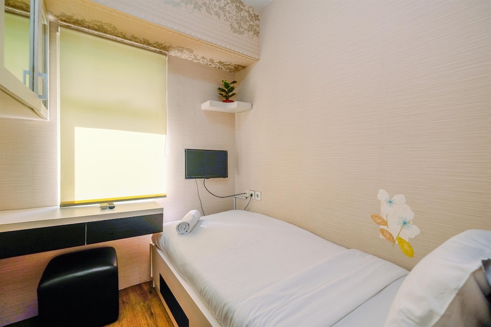 modern furnished 3br at springlake summarecon bekasi apartment