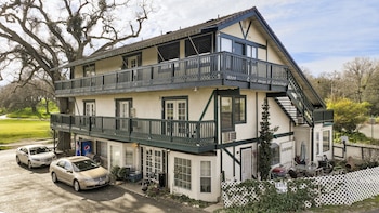The 10Th Green Inn,,3 star