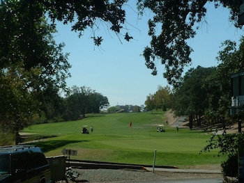 The 10Th Green Inn,,3 star