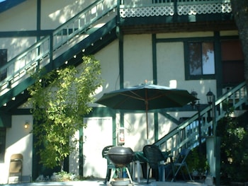 The 10Th Green Inn,,3 star
