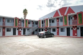 Hotel Jardin,,2 star