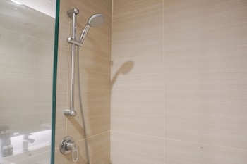 luxurious 1br at west vista apartment