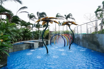 luxurious 1br at west vista apartment