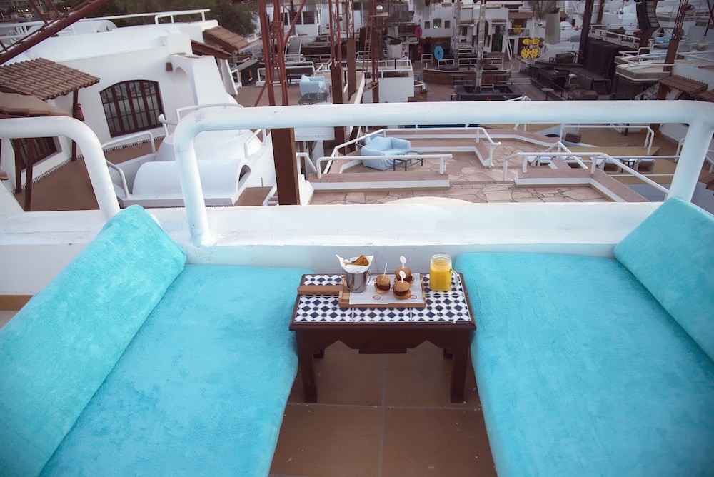 el pacha suites sharm sanafir hotel