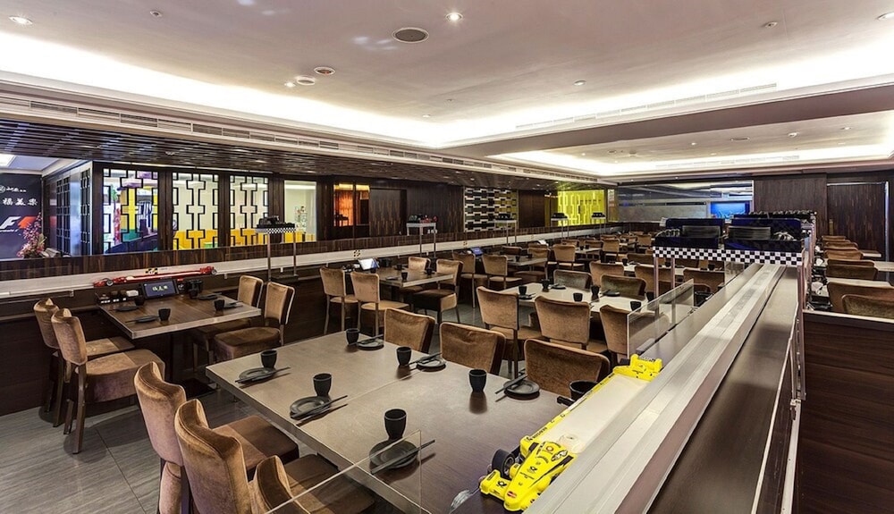 golden tulip aesthetics