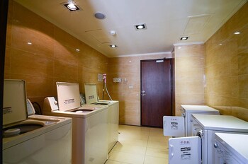 golden tulip aesthetics