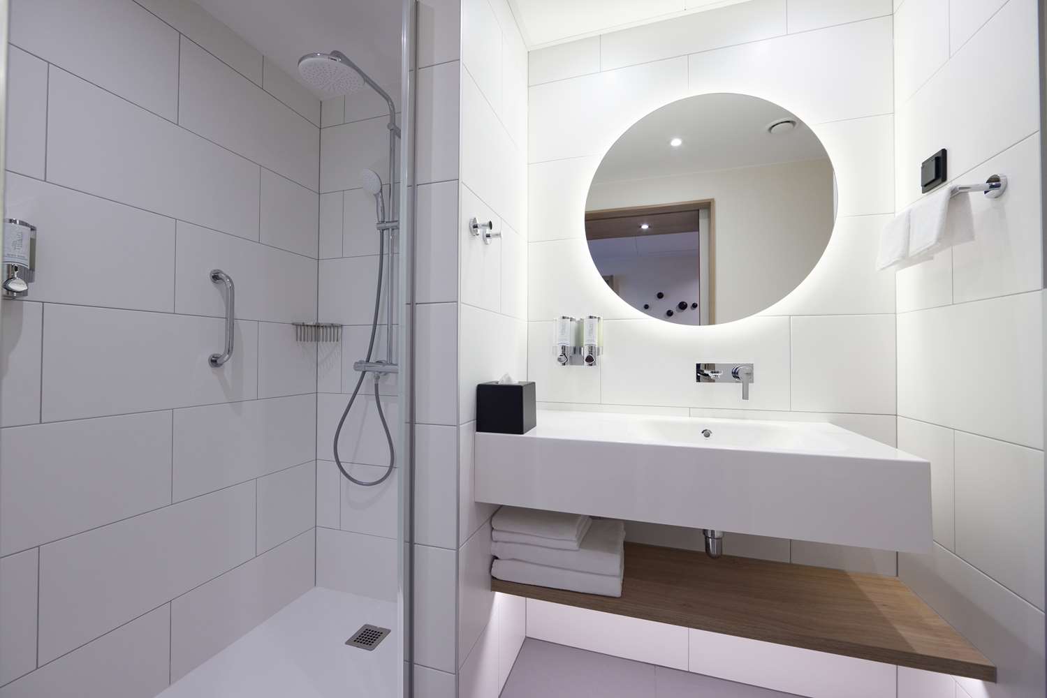 hampton by hilton poznan swarzedz