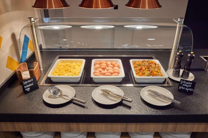 hampton by hilton poznan swarzedz