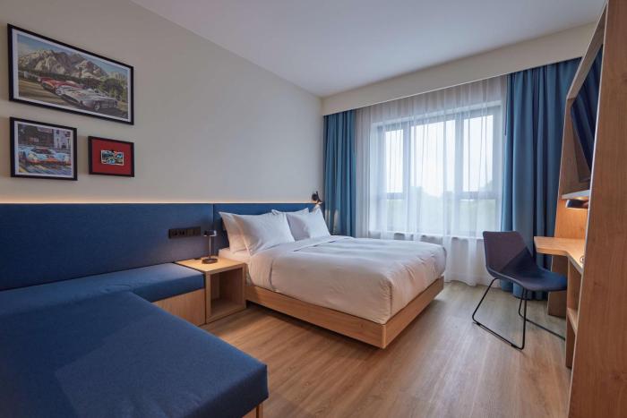 hampton by hilton poznan swarzedz