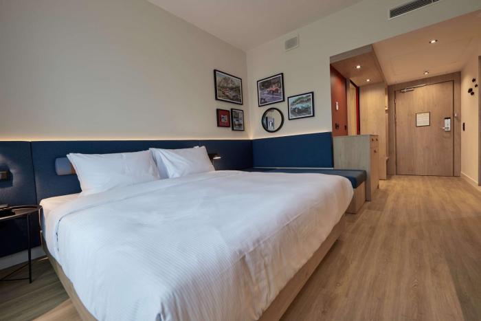 hampton by hilton poznan swarzedz