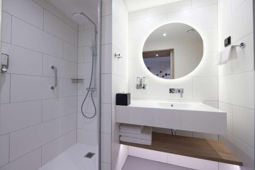 hampton by hilton poznan swarzedz