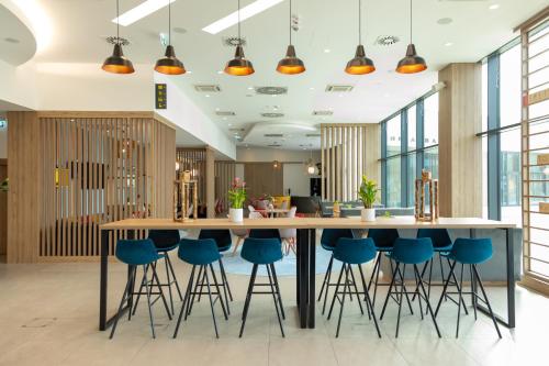 hampton by hilton poznan swarzedz
