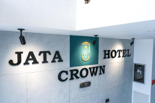 jata crown hotel