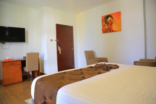 black horse hotel apartment