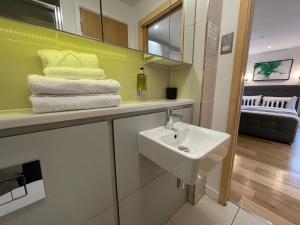 quay apartments manchester