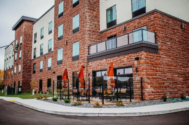 cobblestone hotel and suites international falls