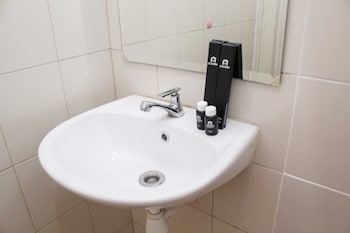 nice and elegant studio at riverview jababeka apartment