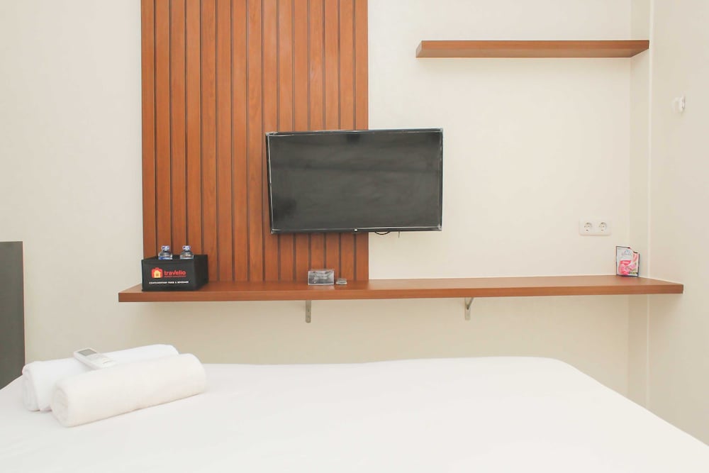 nice and elegant studio at riverview jababeka apartment