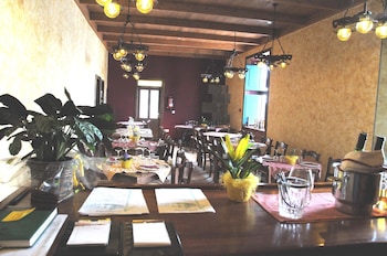 hotel rural cuatro esquinas