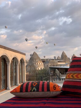 kayra cave suites