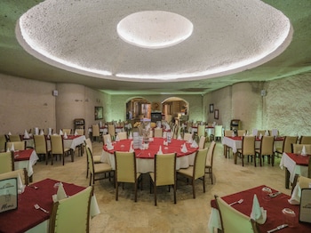 kalsedon cave suites