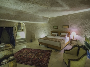 kalsedon cave suites