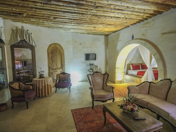 kalsedon cave suites