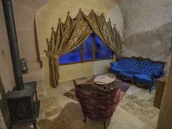 kalsedon cave suites