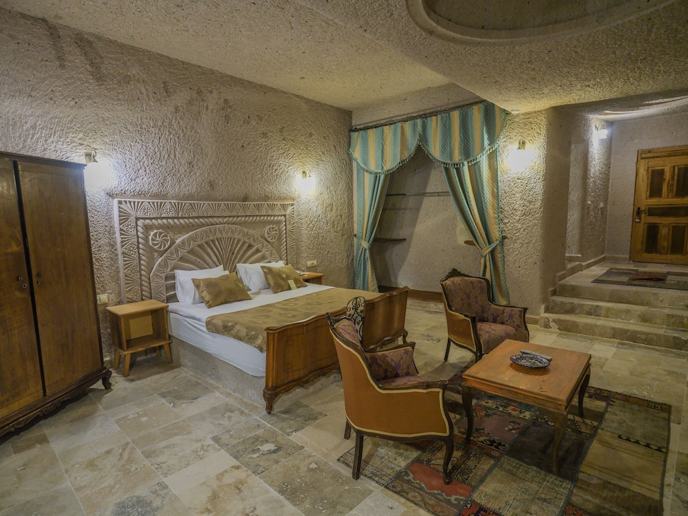 kalsedon cave suites