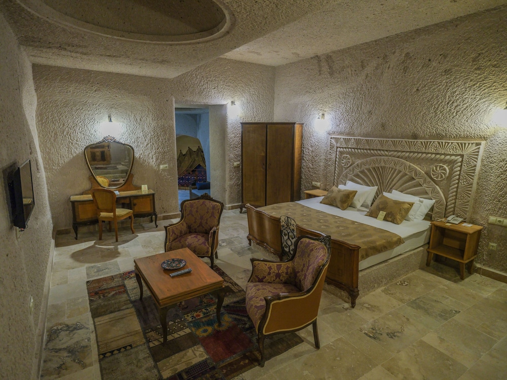 kalsedon cave suites