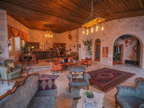 kalsedon cave suites