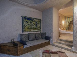 kalsedon cave suites