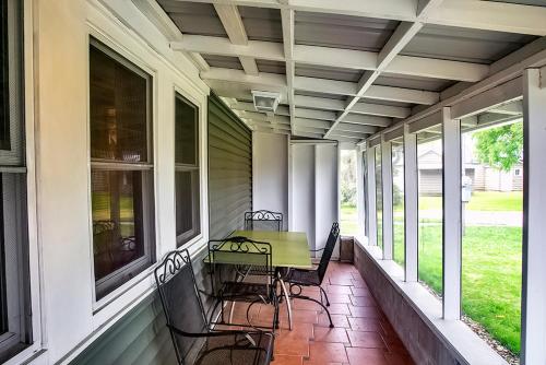 big river escape riverside cabins