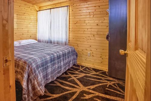 big river escape riverside cabins